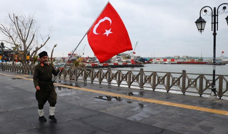 Şehitler için İstanbul'dan Çanakkale'ye yürüyor