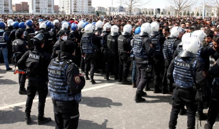 Diyarbakır'daki Nevruz kutlamasında 298 gözaltı