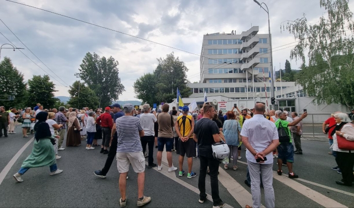 Bosna Hersek’teki “dayatma seçim yasası“ protestoları 3’üncü gününde