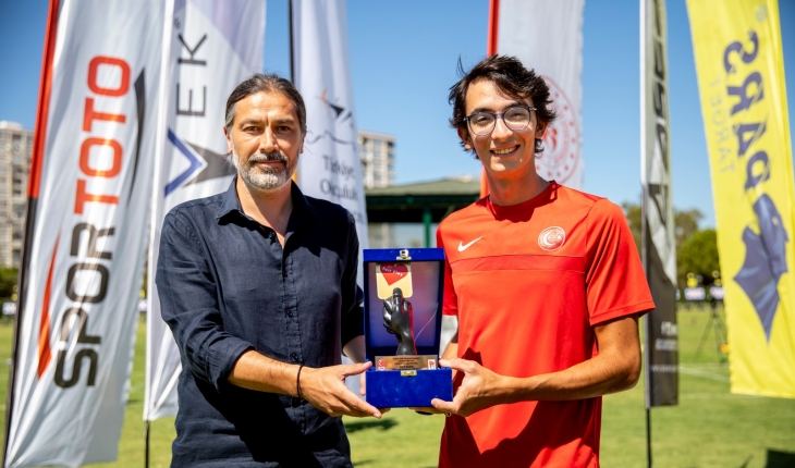 Mete Gazoz, “Sportif Fair Play Kariyer Dalı“ ödülünü Antalya’da aldı