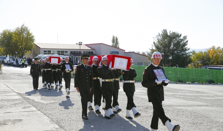 Irak'ın kuzeyinde şehit olan 2 asker için Şırnak'ta tören yapıldı 