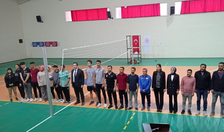 Taşkent’te öğretmenler arası voleybol turnuvası düzenlendi