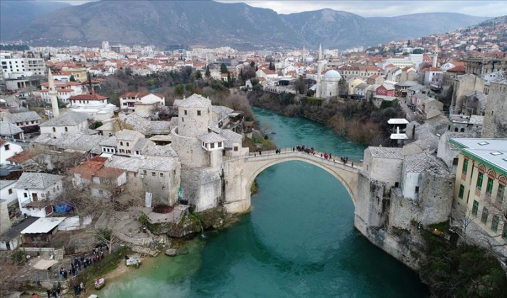Türkiye, Bosna Hersek'i AB adaylık statüsünün verilmesinden dolayı tebrik etti