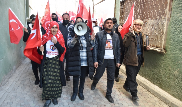 Evlatları dağa kaçırılan aileler, HDP önündeki eylemlerini sürdürdü