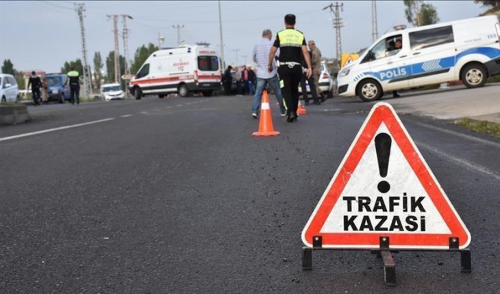 Afyonkarahisar’da otomobil devrildi, 1 kişi öldü, 5 kişi yaralandı