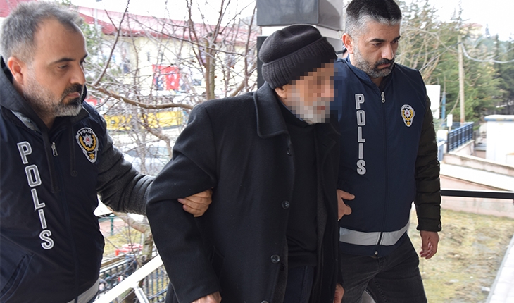 Eskişehir'de eşini, Bilecik'te oğlunu öldüren şüpheli polise teslim oldu