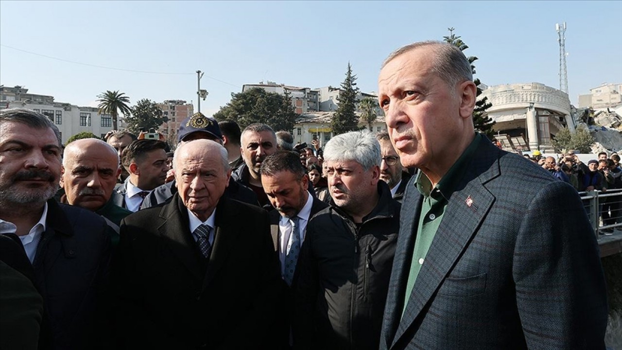 Cumhurbaşkanı Erdoğan ve Devlet Bahçeli Hatay’da incelemelerde bulundu
