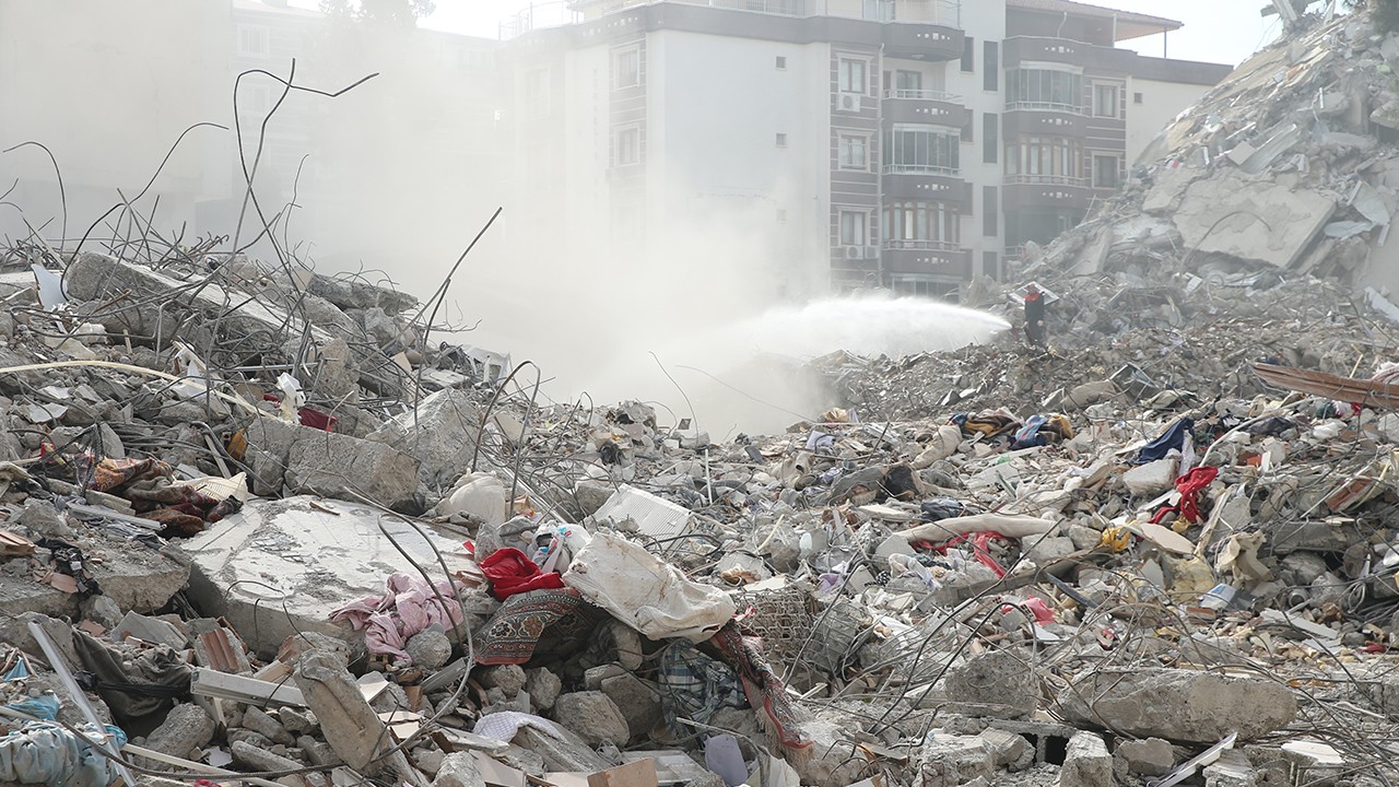 Osmaniye’de 335 binanın acil yıkım işlemi sürüyor