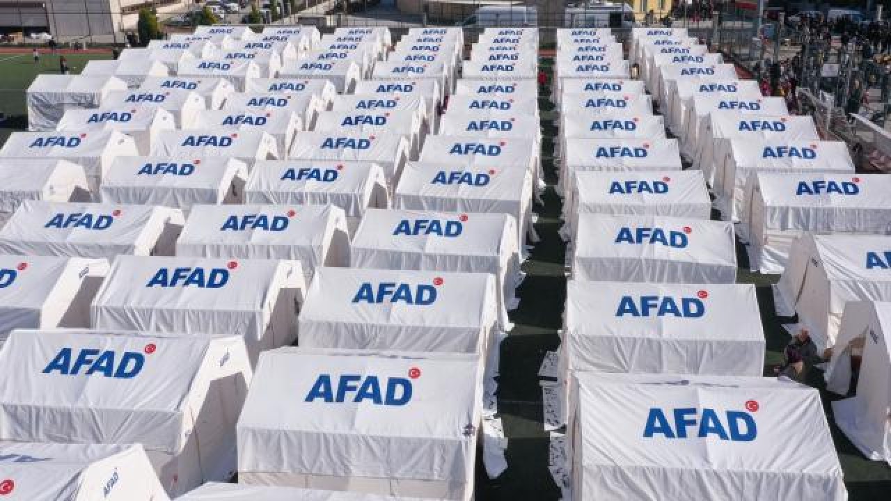 AFAD tarafından deprem bölgesinde kurulan çadırların sayısı 329 bin 382’ye ulaştı