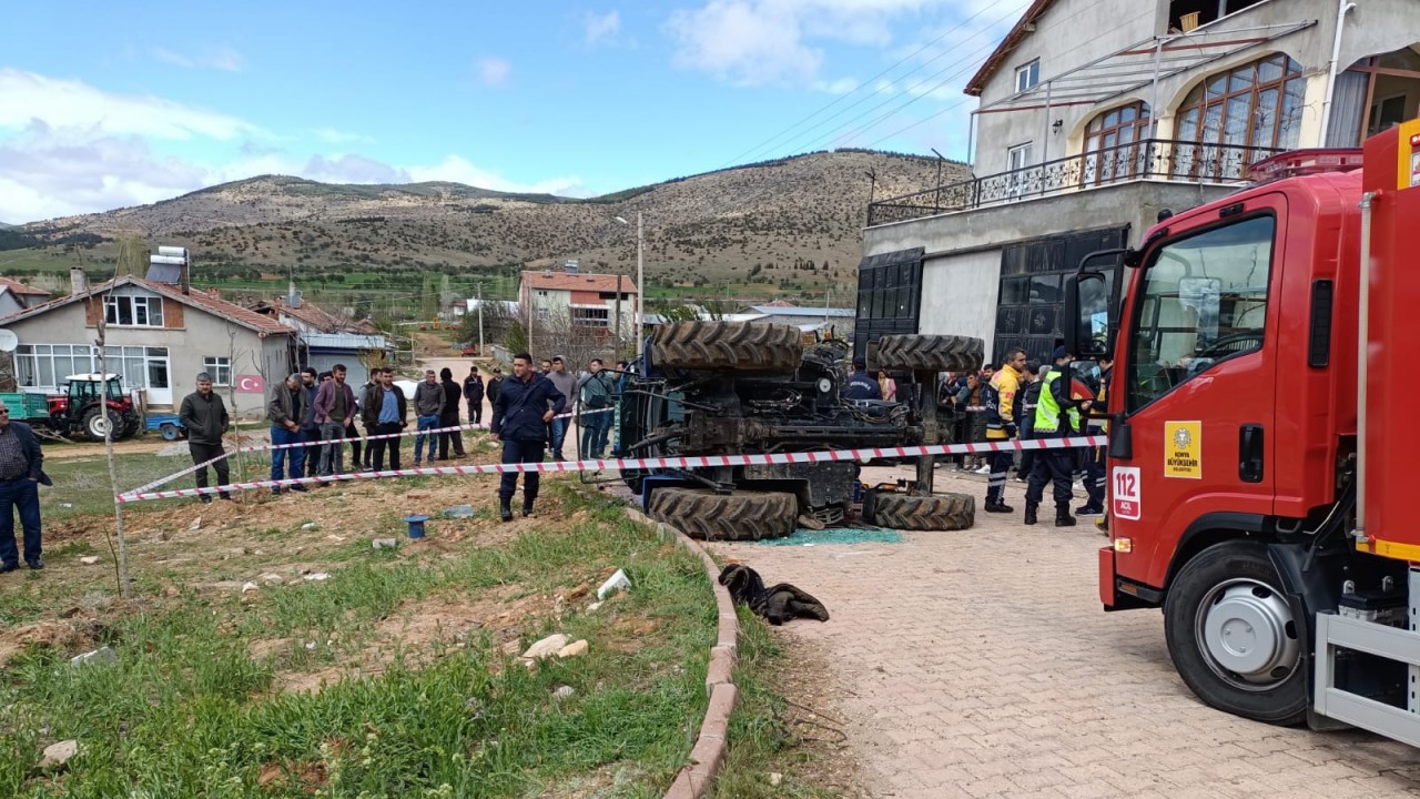 Konya'da traktör devrildi, genç kız öldü, annesi ve kardeşi yaralandı
