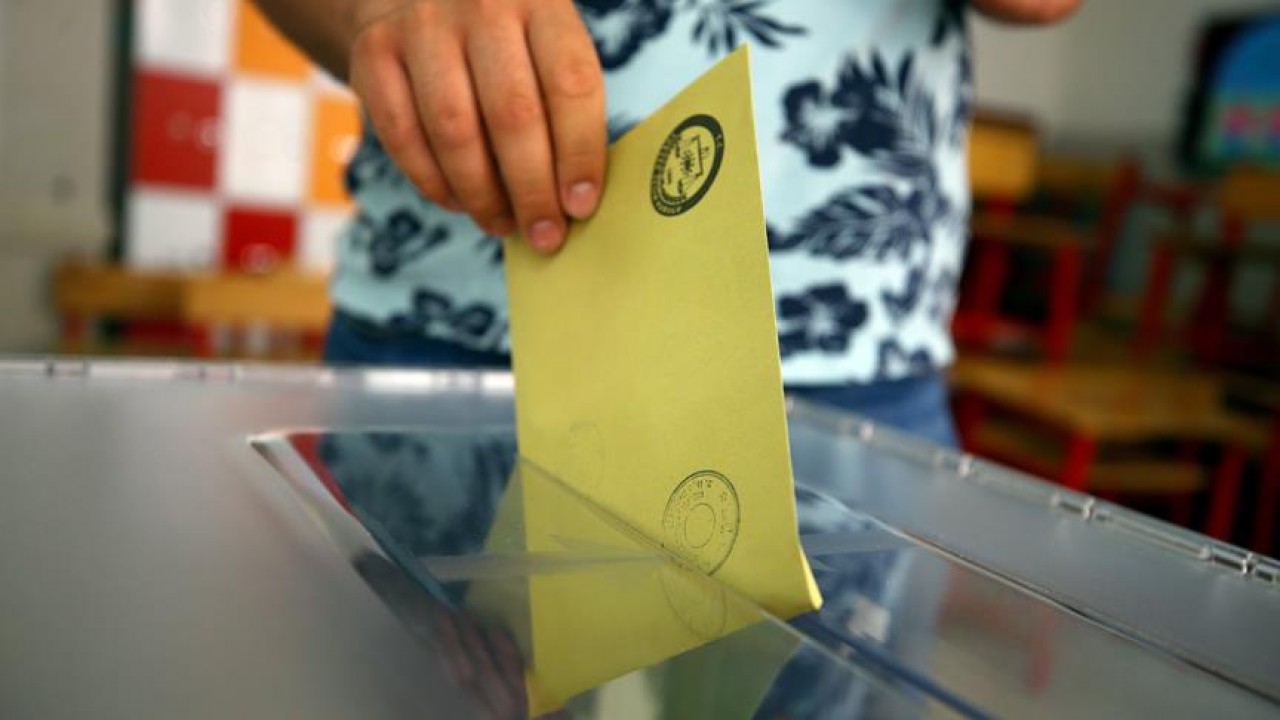 Yurt dışında oy verme işlemi sürüyor: 713 bin 609 seçmen oy kullandı