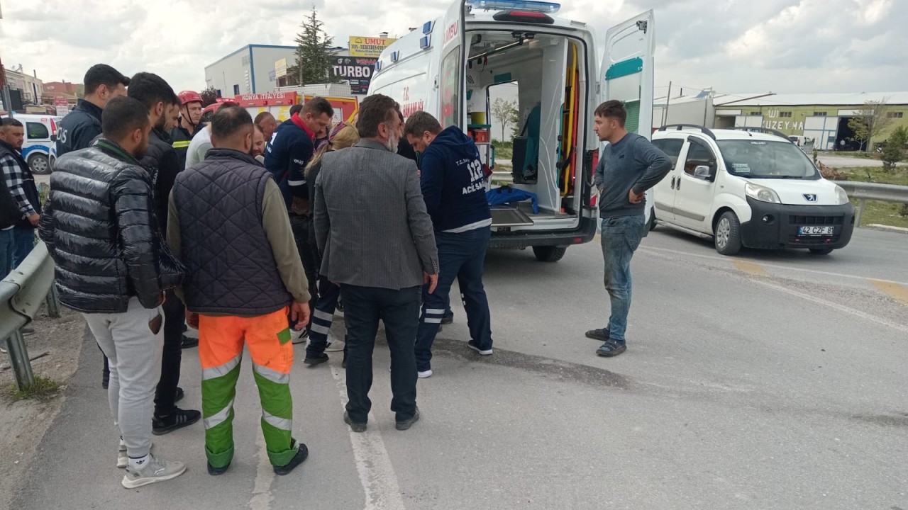 Konya’da otomobil bariyerlere çarptı: sürücü yaralandı