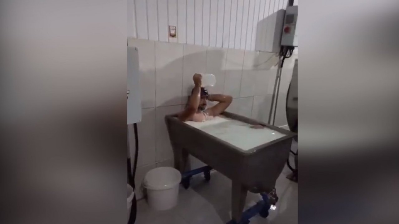 Konya’daki “süt banyosu“ görüntülerinden beraat eden sanık, 70 kişiye dava açtı