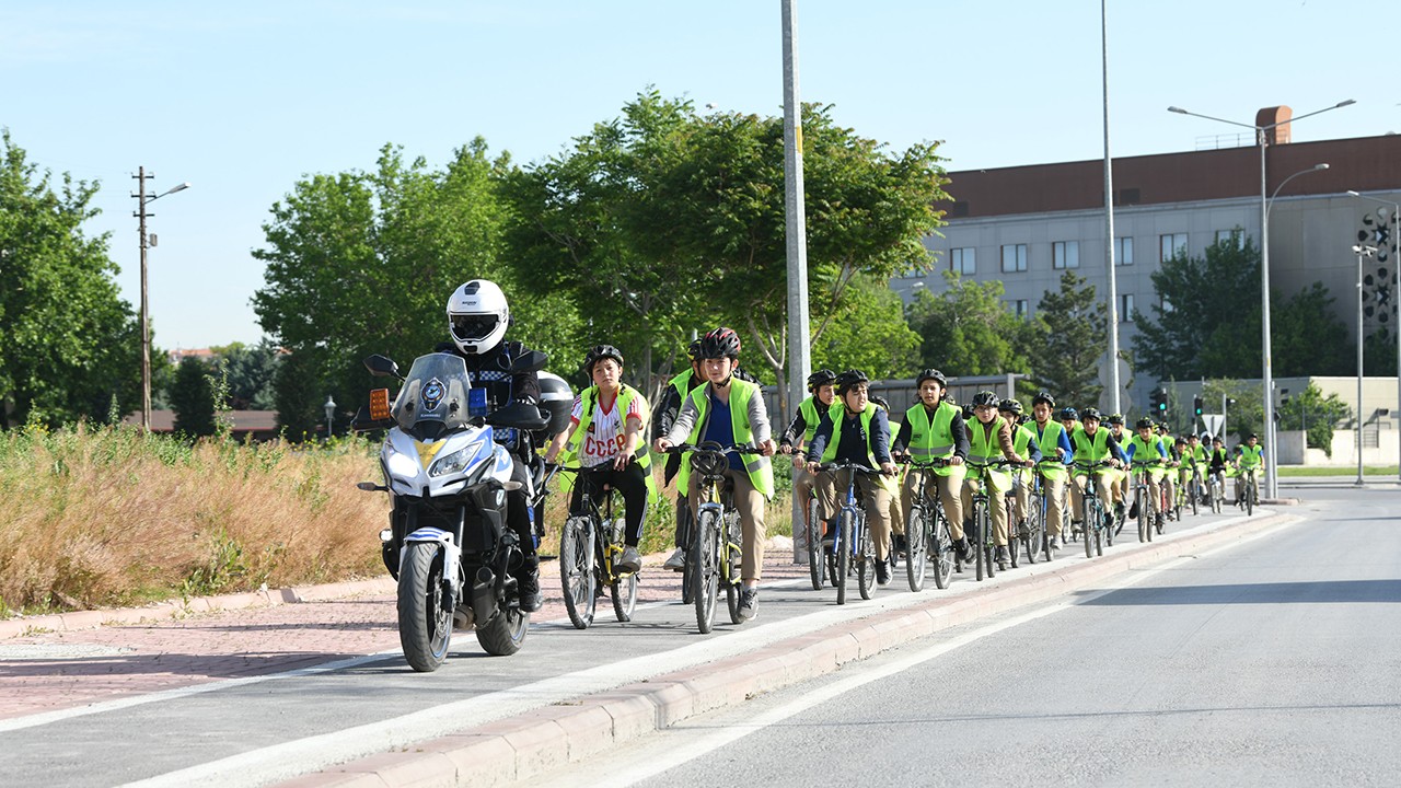 Türkiye’de en fazla bisiklet yolu ağına sahip şehir olan Konya, Türkiye’ye örnek oluyor