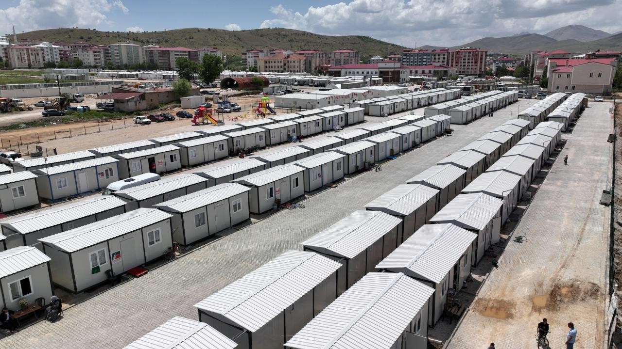 Deprem bölgesinde 140 bin 838 konteyner kuruldu