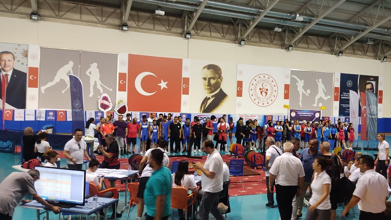 Türkiye Görme Engelliler Halter Şampiyonası’nda Konyalı sporcular ter döktü!