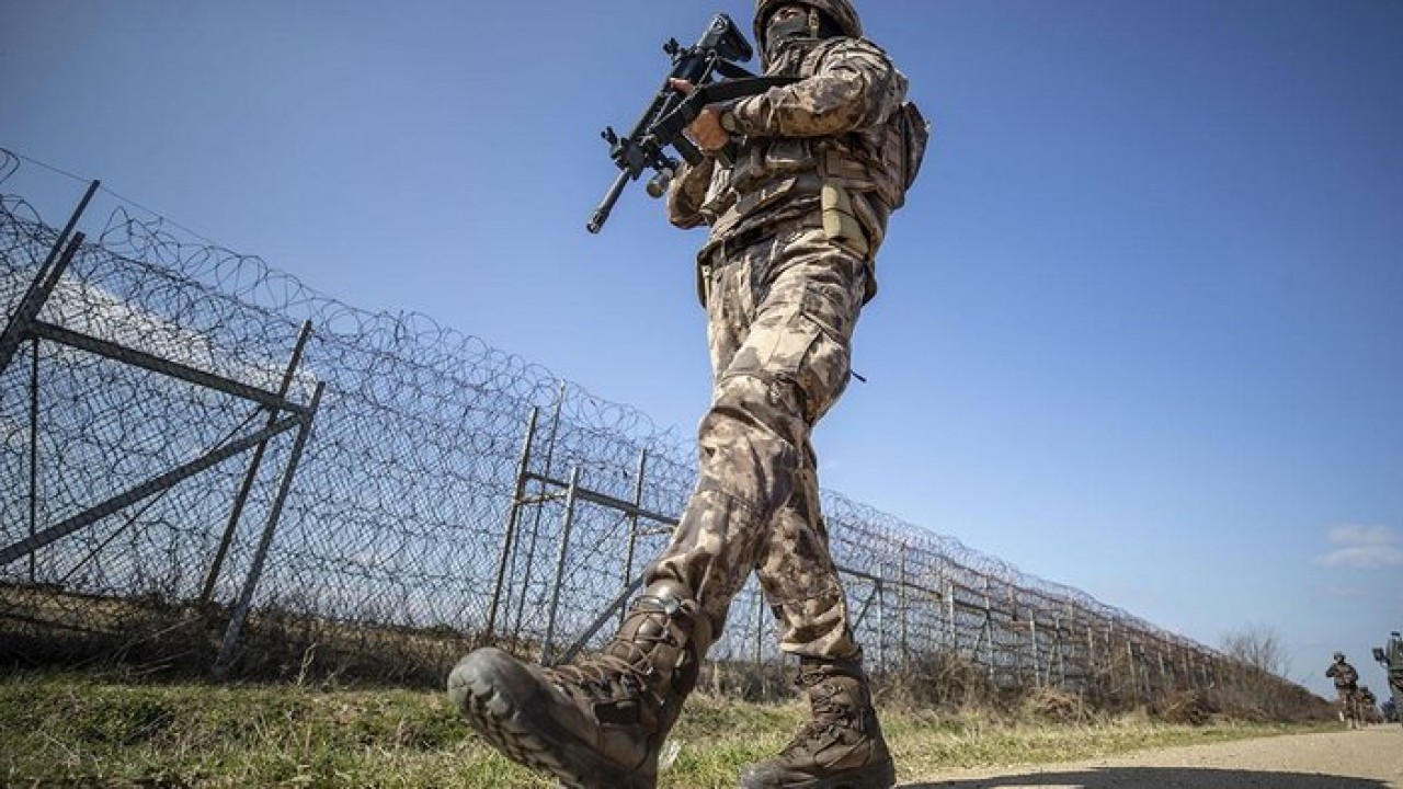 Yunanistan'a kaçmaya çalışan 23 terör örgütü üyesi sınırda yakalandı