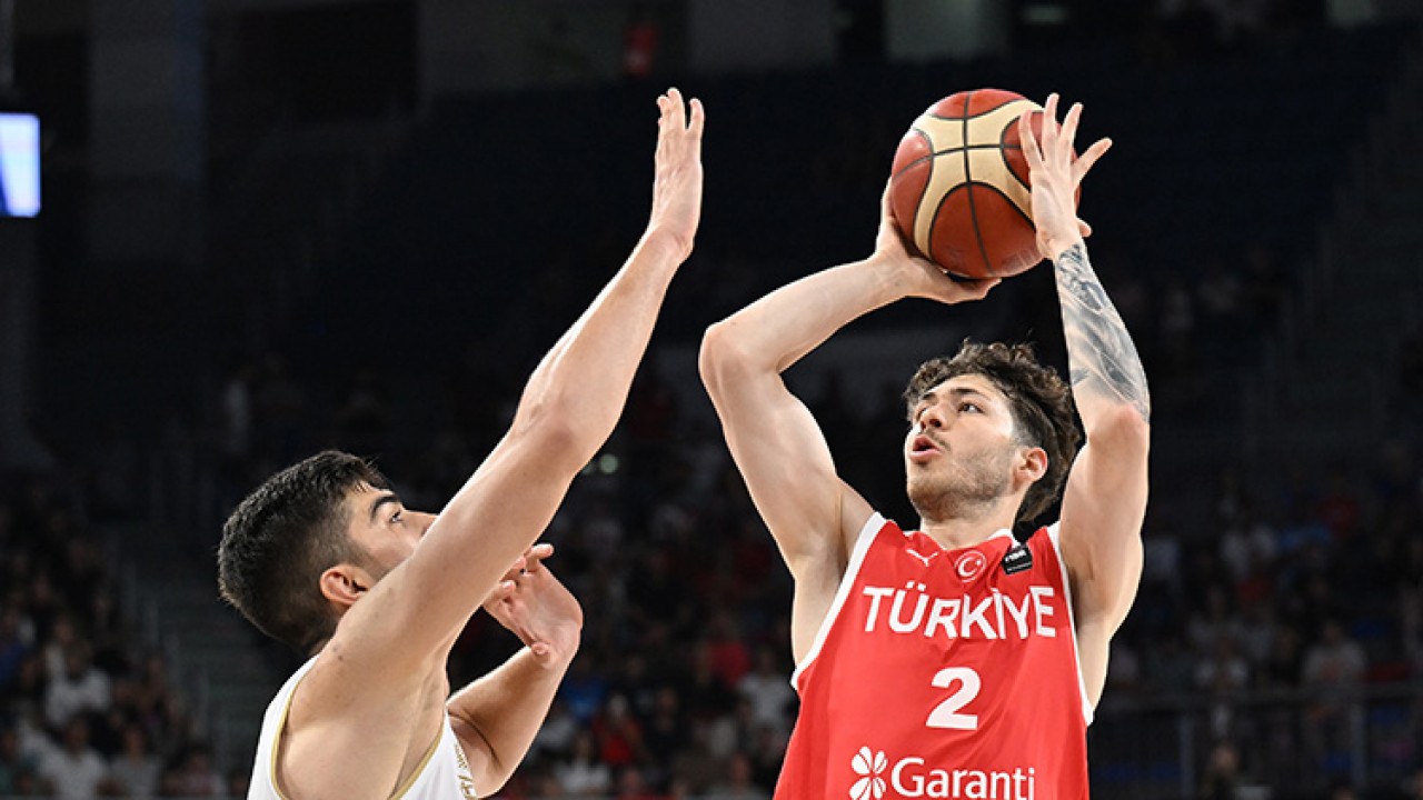 A Milli Erkek Basketbol Takımı, 2'de 2 yaparak yarı finale yükselmeyi garantiledi