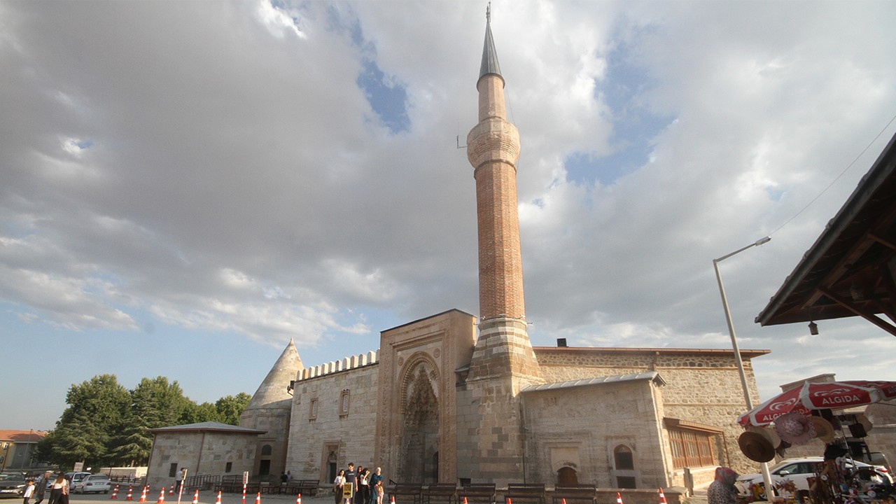 Konya'nın o tarihi camisine rekor ziyaret!