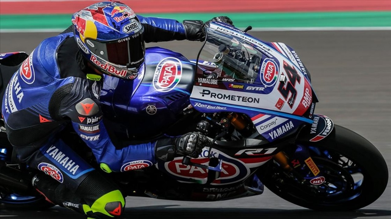 Milli motosikletçi Toprak Razgatlıoğlu, Fransa’daki superpole yarışında birinci oldu