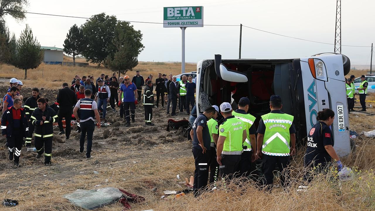Amasya'da 6 kişinin öldüğü 35 kişinin yaralandığı kazada yolcu otobüsünün şoförü tutuklandı