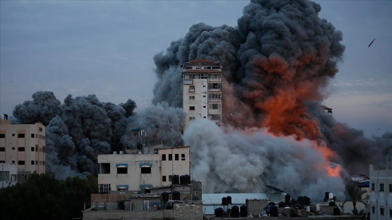 Hamas: Vurulan her ev için İsrailli bir rehineyi infaz edeceğiz