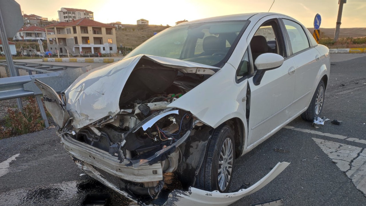 Konya’da iki otomobil çarpıştı: 1 yaralı!