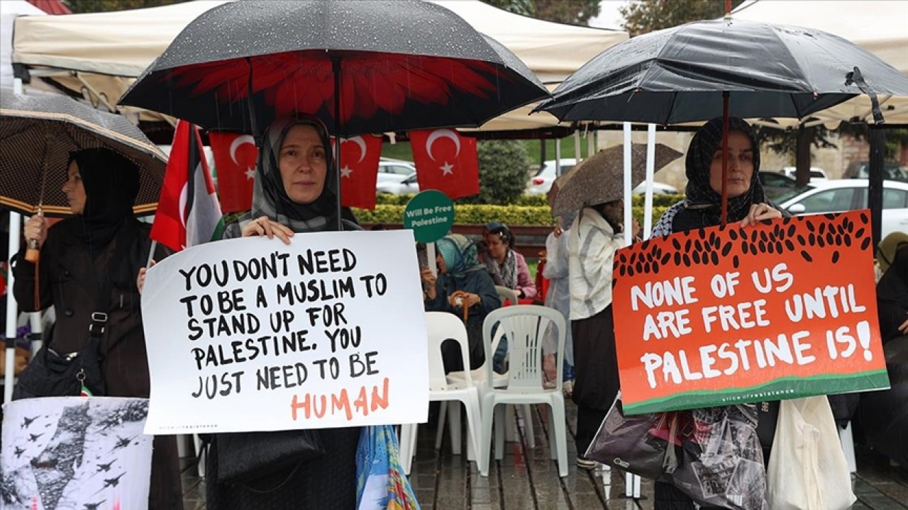 Kadınların Filistin’e destek için başlattığı oturma eylemi 13. gününde