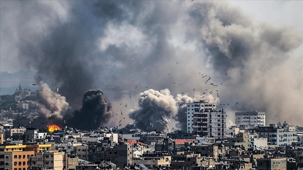 İsrail ordusu Gazze’deki Bureyc Mülteci Kampı sakinlerinden evlerini boşaltmalarını istedi