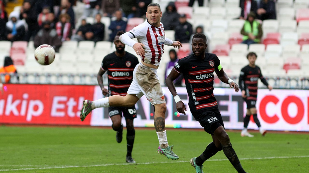 11 kez gol sevinci yaşayan Gaziantep, kalesinde ise 15 gol gördü