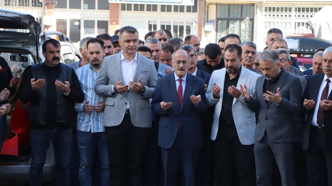 Beyşehir Belediye Başkanı Adil Bayındır yeni hizmet dönemine dualarla başladı
