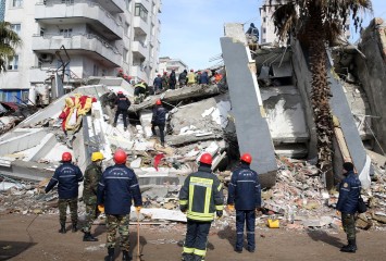 Depremde 35 kişinin öldüğü Ezgi Apartmanı davasının görülmesine devam edildi