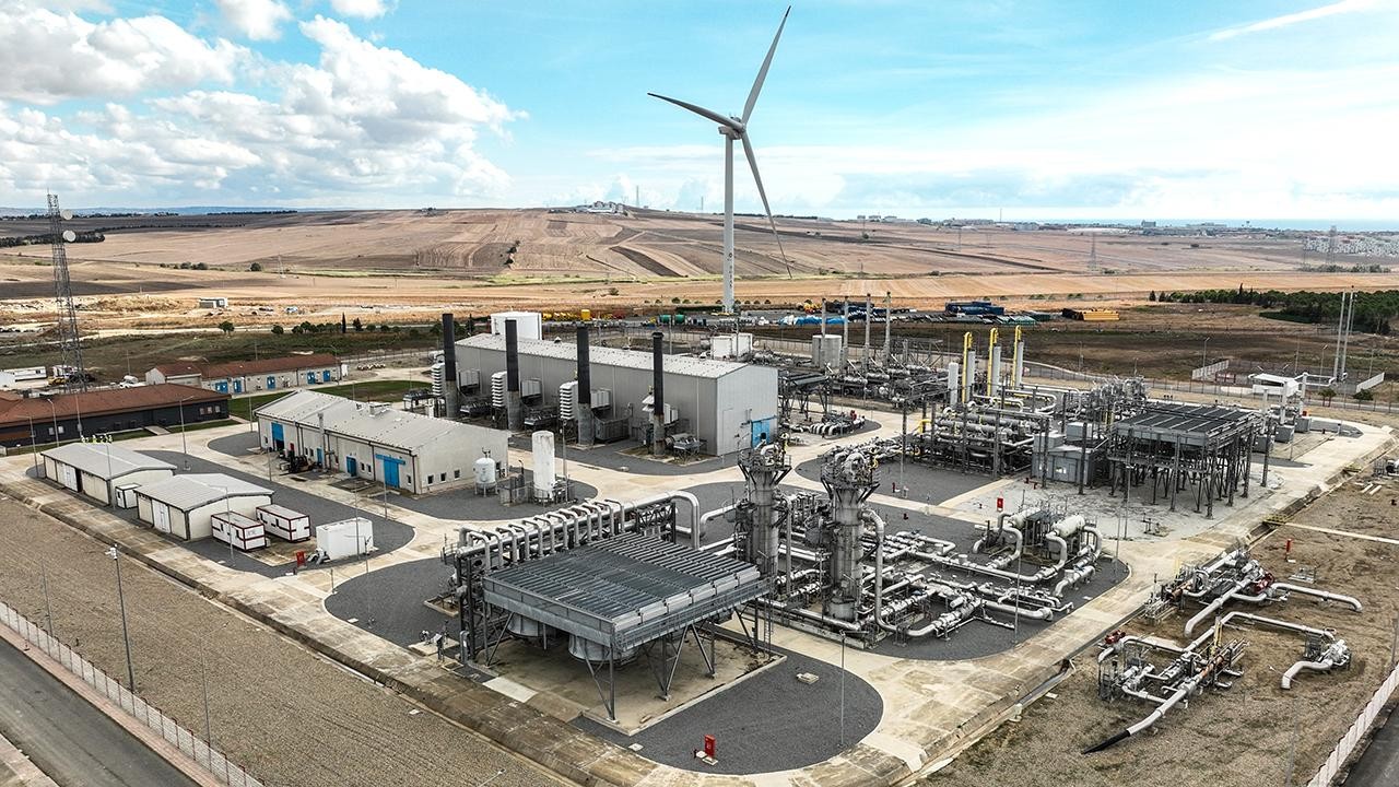 Tuz Gölü’ndeki doğal gaz depolama tesisleri enerjisini yenilenebilir kaynaklardan alıyor