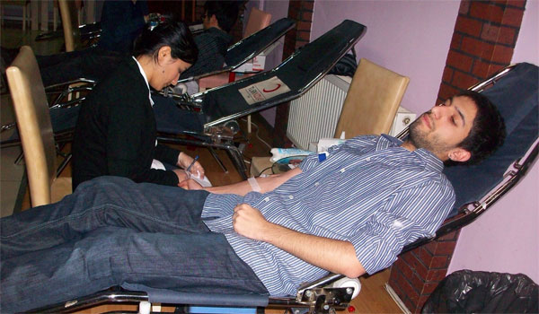 Özel İdeal Yurtları öğrencilerinden kan bağışı