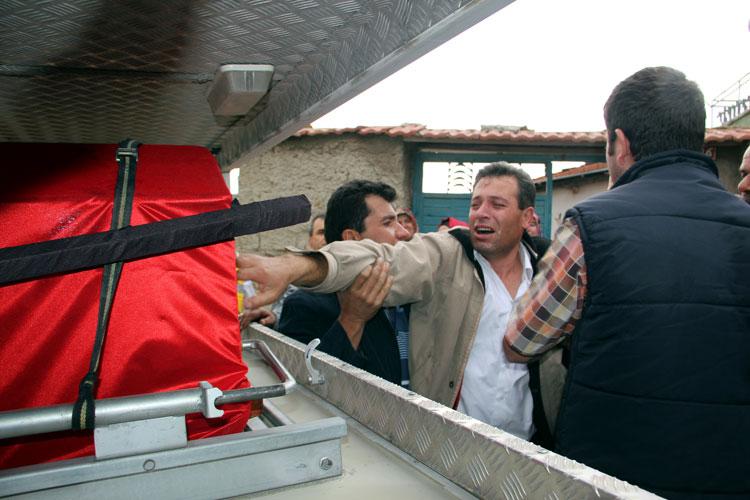  Konya'da şehit polise son görev