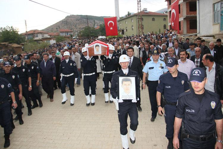  Konya'da şehit polise son görev