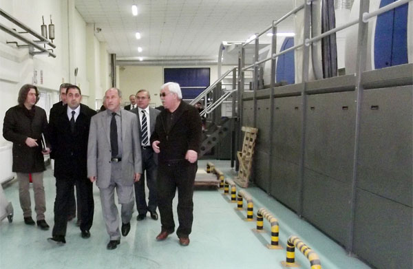 Libyalı lider 'Kombassan Kağıt'ı gezdi