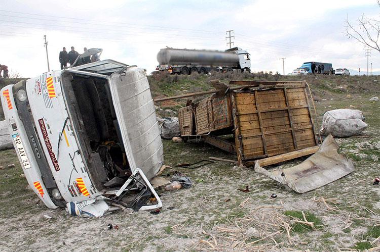 Konya'da trafik kazası: 2 ölü, 3 yaralı