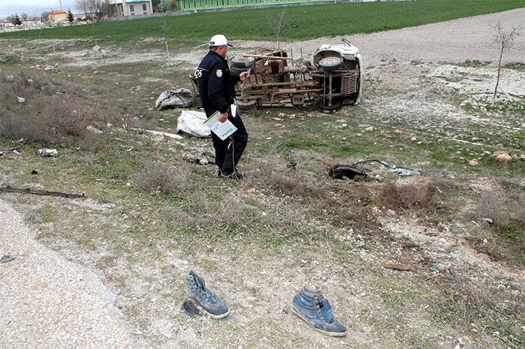 Konya'da trafik kazası: 2 ölü, 3 yaralı
