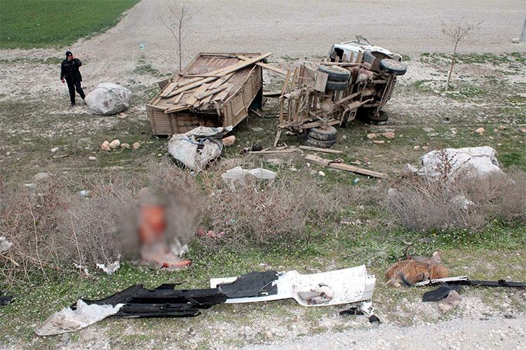 Konya'da trafik kazası: 2 ölü, 3 yaralı