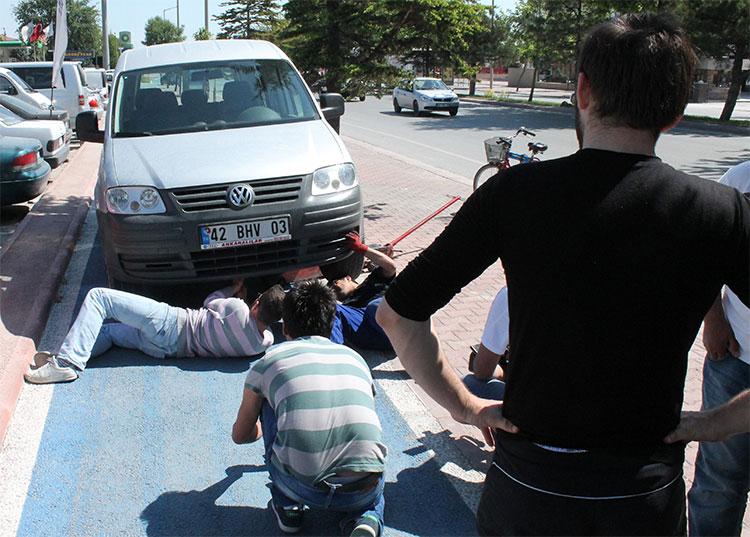 Konya'da kedi kurtarma operasyonu