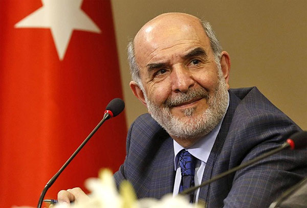 İşte Ahmet Taşgetiren'in ilk yazısı