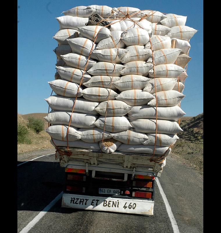 Akıllarda kalan kamyon arkası yazıları