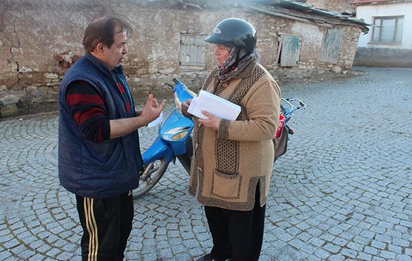 Muhtar Ayten abla motosikletiyle her yere yetişiyor 
