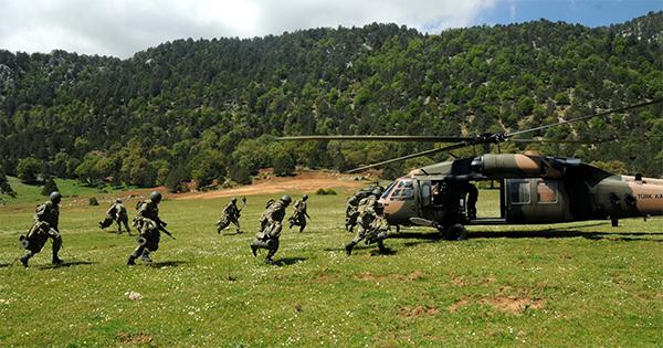 Kertenkele ve kurbağa yiyerek hayatta kaldılar