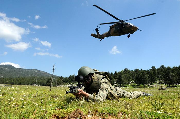 Kertenkele ve kurbağa yiyerek hayatta kaldılar