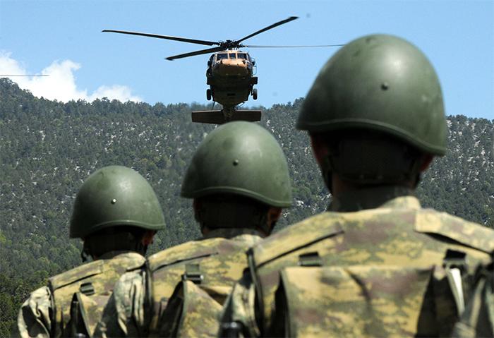 Kertenkele ve kurbağa yiyerek hayatta kaldılar