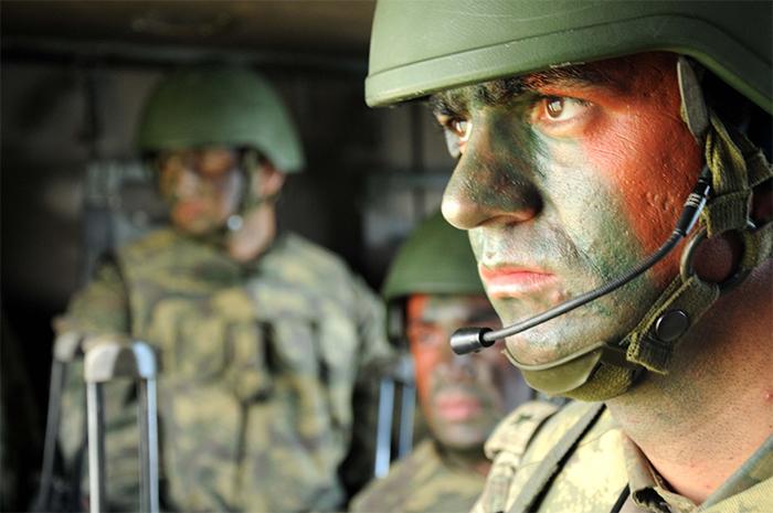 Kertenkele ve kurbağa yiyerek hayatta kaldılar