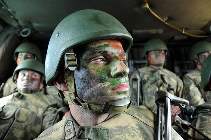 Kertenkele ve kurbağa yiyerek hayatta kaldılar