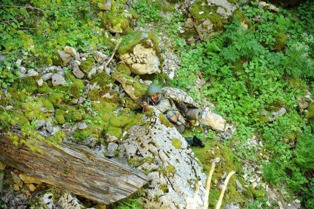 Kertenkele ve kurbağa yiyerek hayatta kaldılar